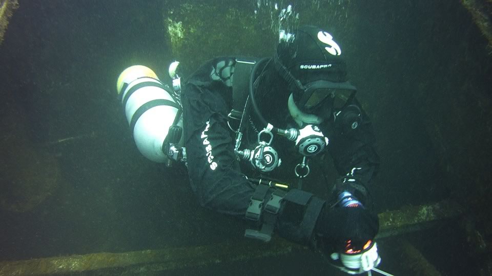 padi wreck diver course tenerife